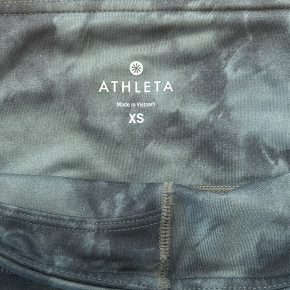 Athleta women’s size XS 3/4 length leggings - Picture 3 of 3